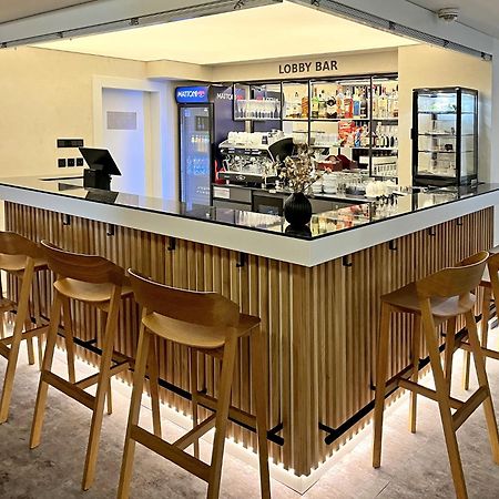 Hotel Ilf Praha Bagian luar foto