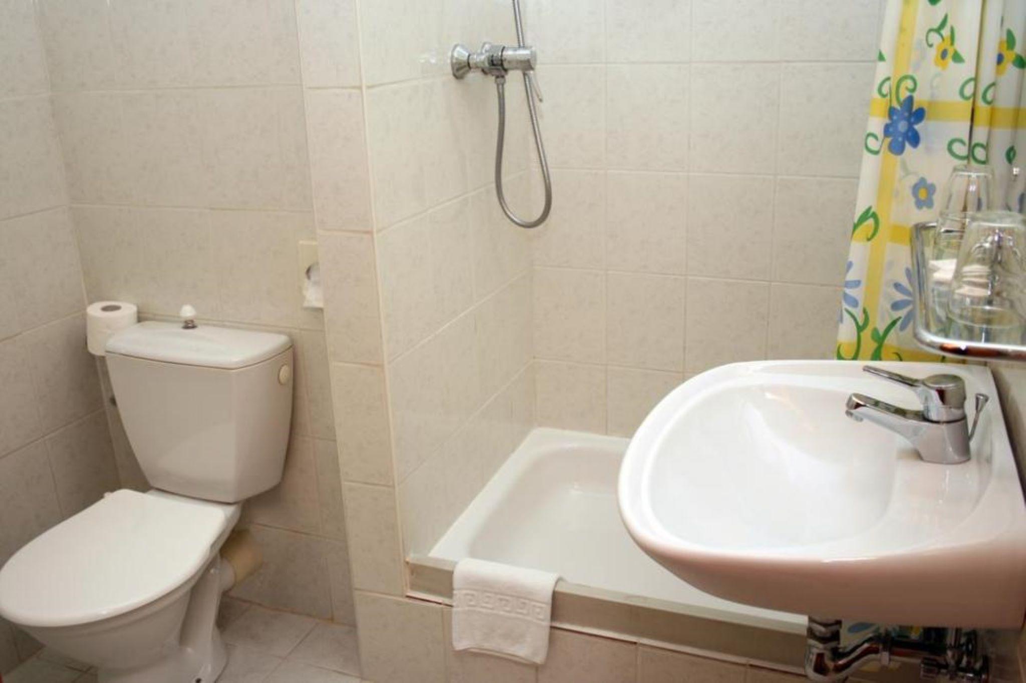 Hotel Ilf Praha Bagian luar foto