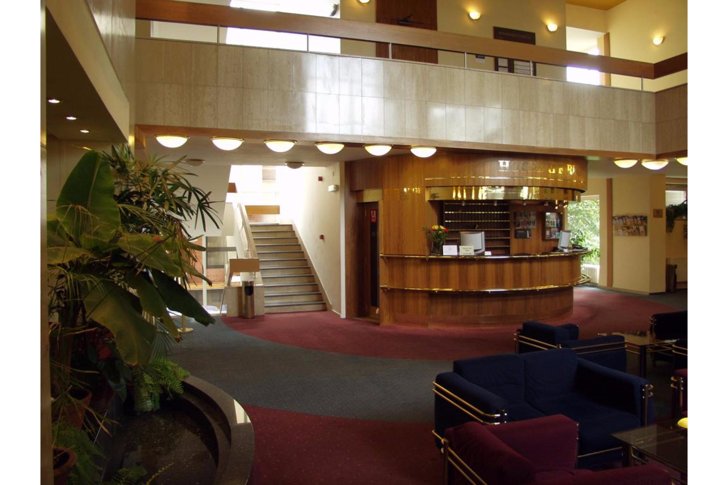Hotel Ilf Praha Bagian luar foto