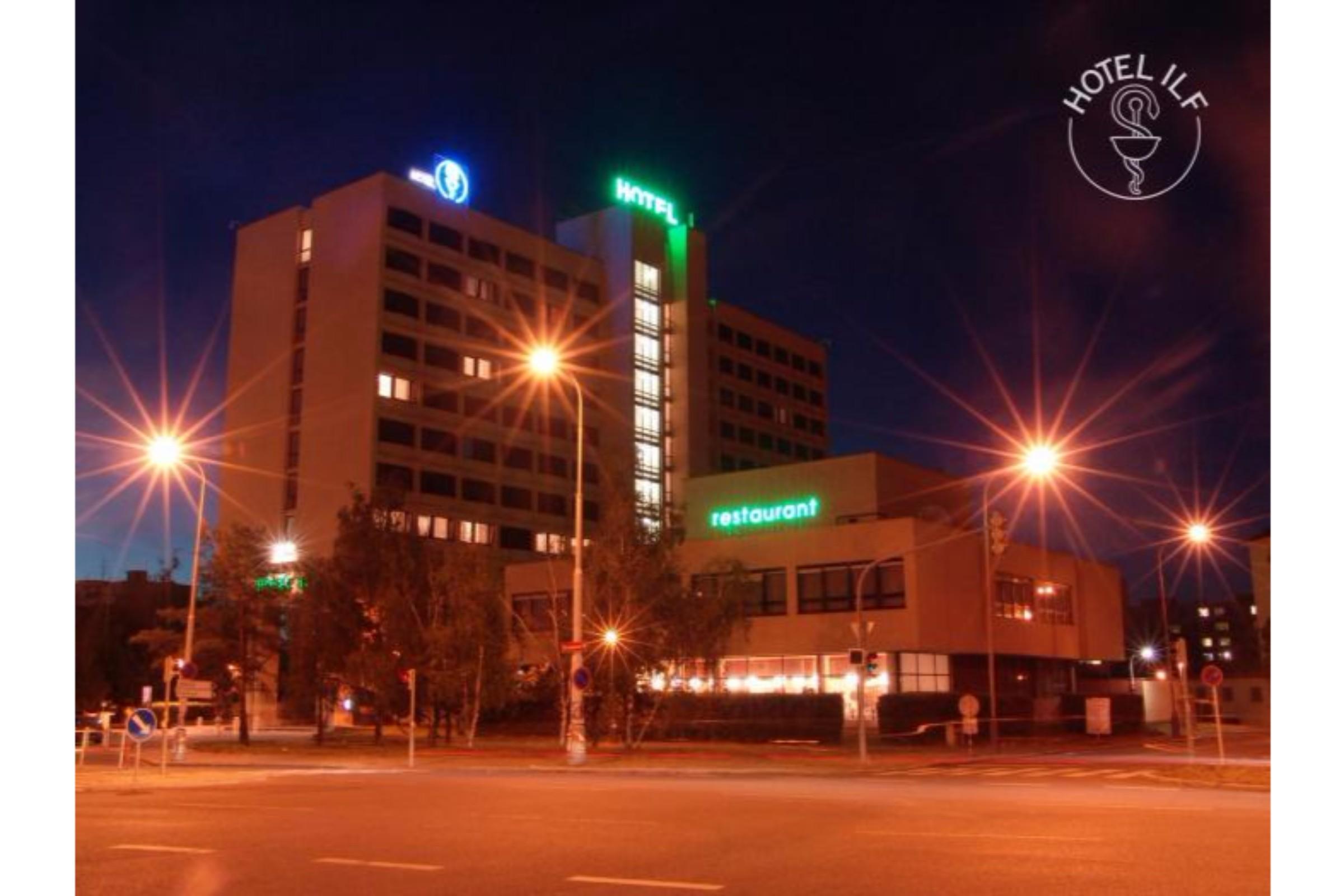Hotel Ilf Praha Bagian luar foto
