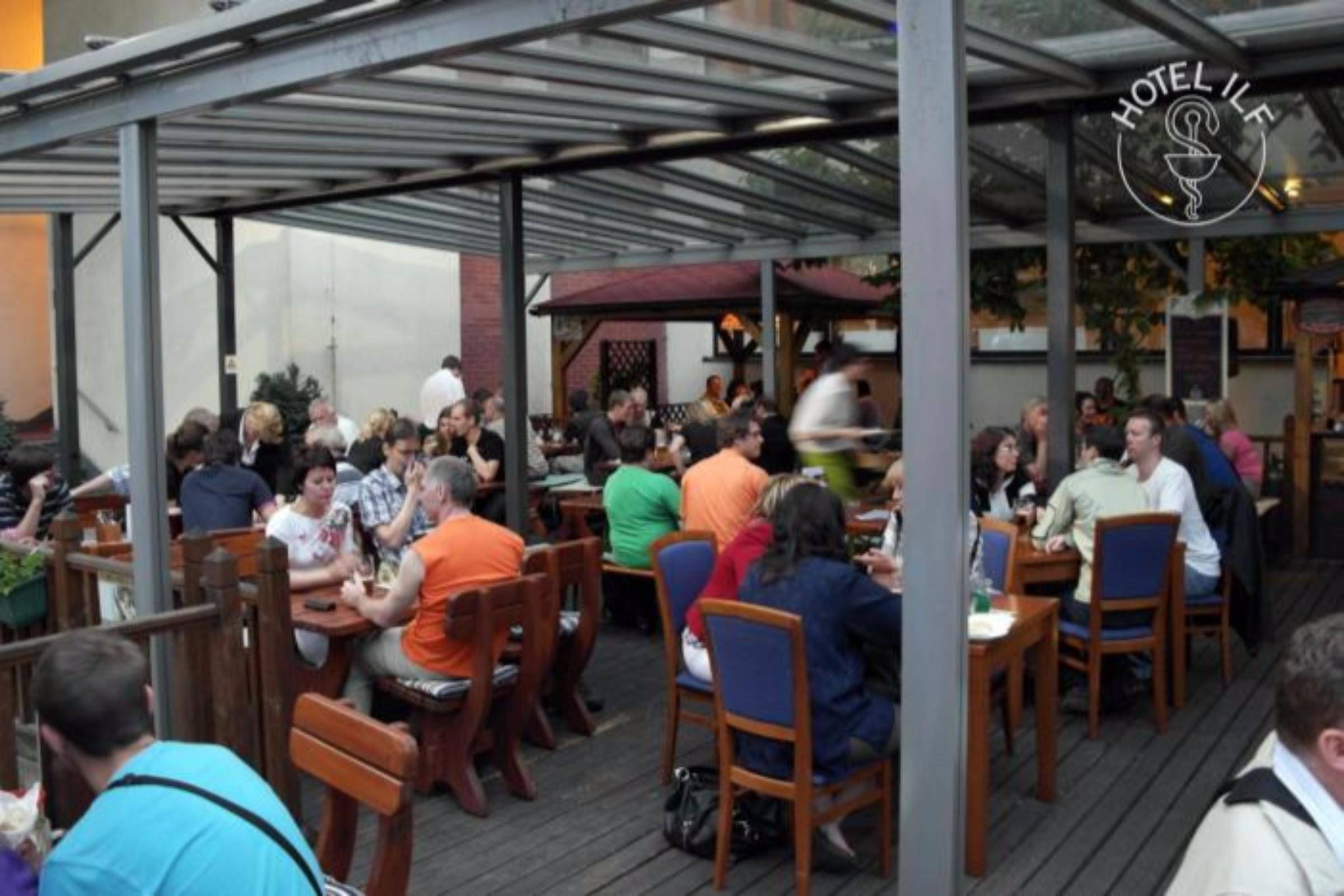 Hotel Ilf Praha Bagian luar foto