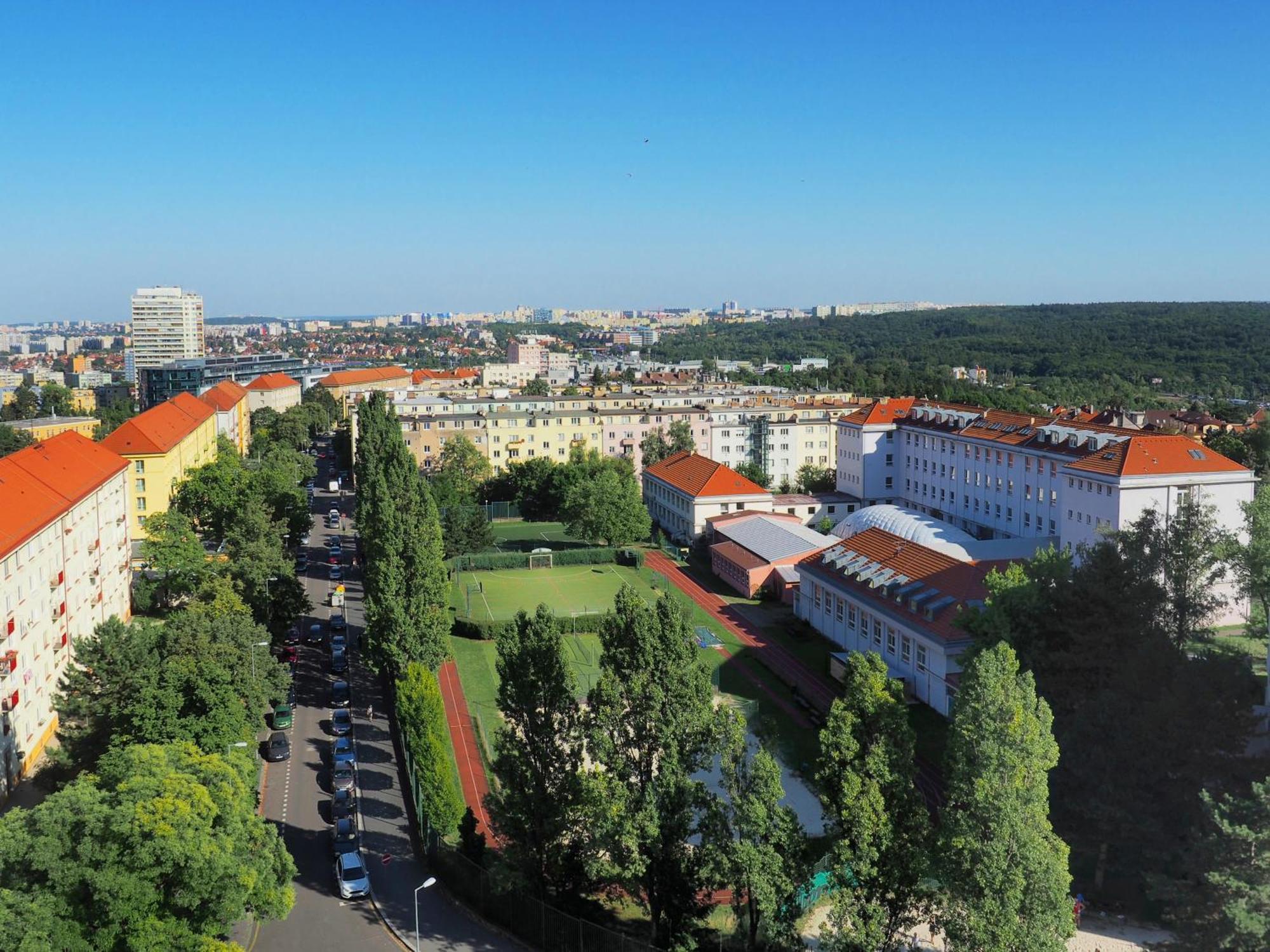 Hotel Ilf Praha Bagian luar foto