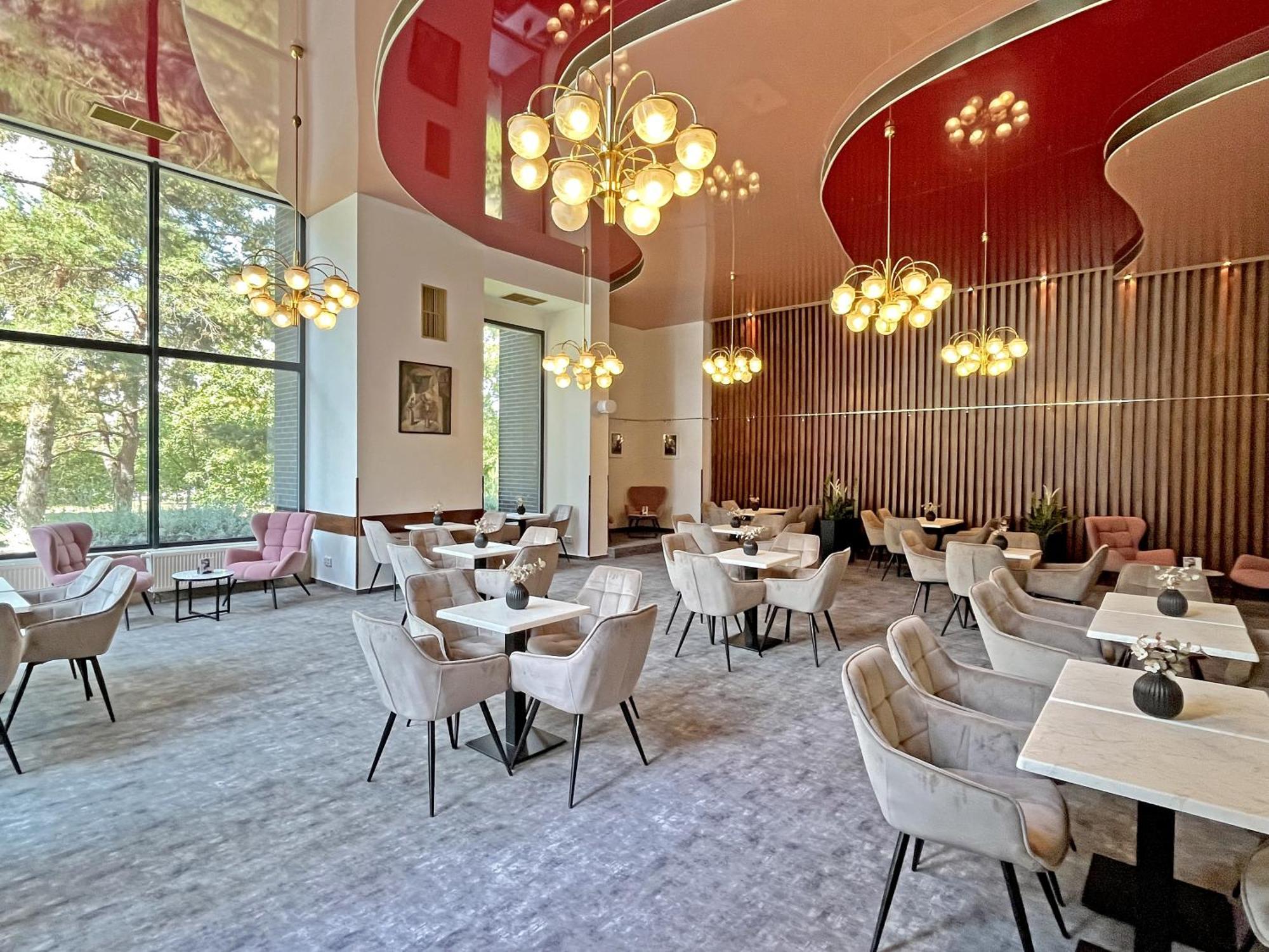 Hotel Ilf Praha Bagian luar foto